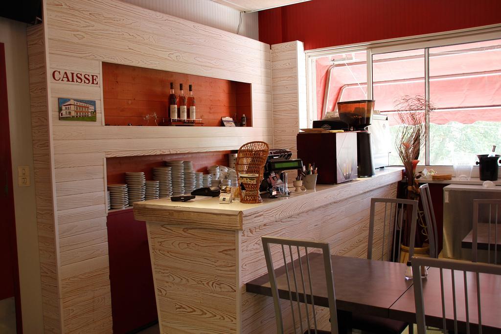 Logis Hotels - Hotel Et Restaurant Le Relais Des Garrigues Grisolles  الغرفة الصورة