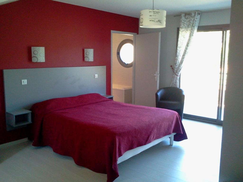 Logis Hotels - Hotel Et Restaurant Le Relais Des Garrigues Grisolles  الغرفة الصورة