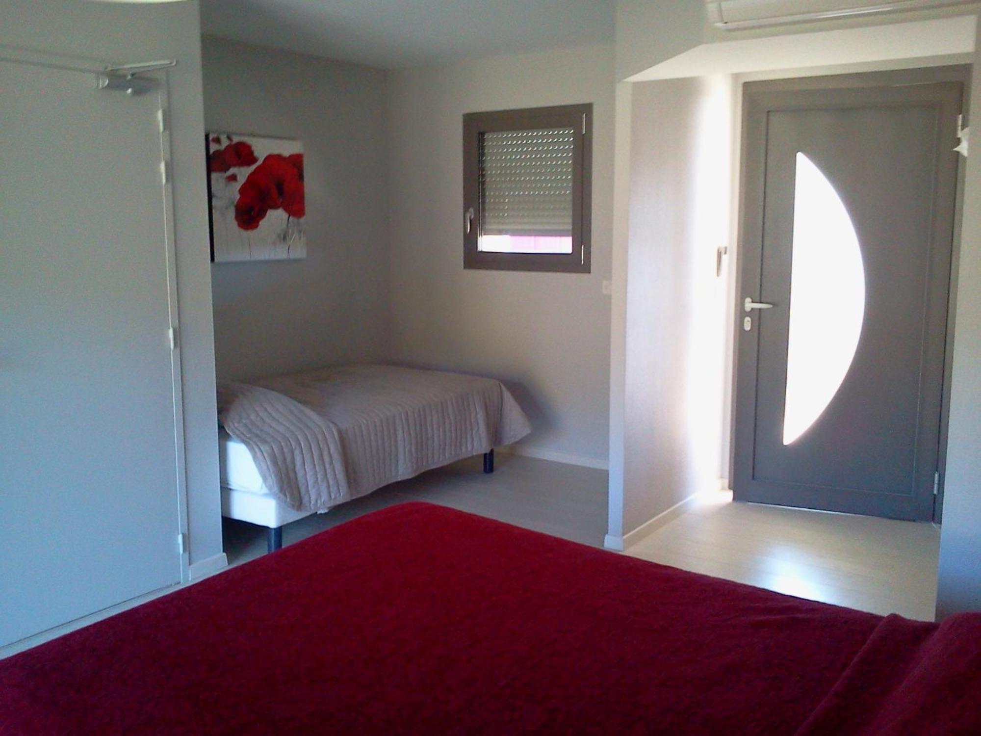 Logis Hotels - Hotel Et Restaurant Le Relais Des Garrigues Grisolles  المظهر الخارجي الصورة